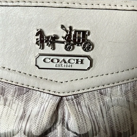 Coach   Rare Crossbody bag  Horse & carriage logo  cream/silvery gray leather tr - Picture 4 of 13
